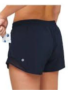 Lululemon Shorts Hotty Hot, Low Rise 4”, sz4